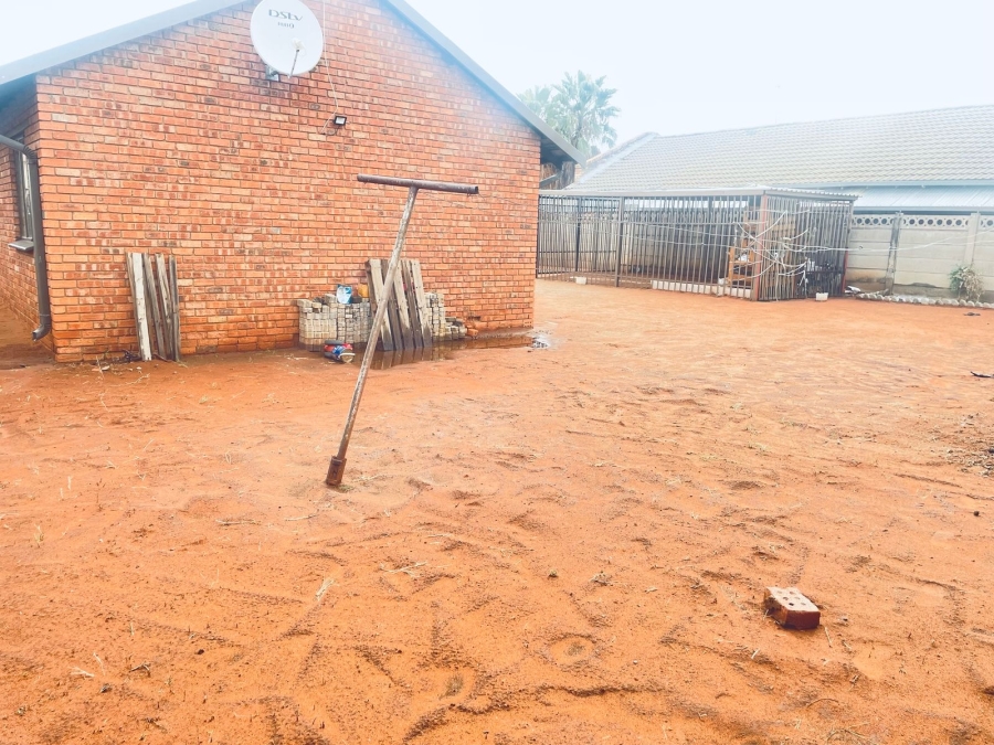3 Bedroom Property for Sale in Roodepan Northern Cape